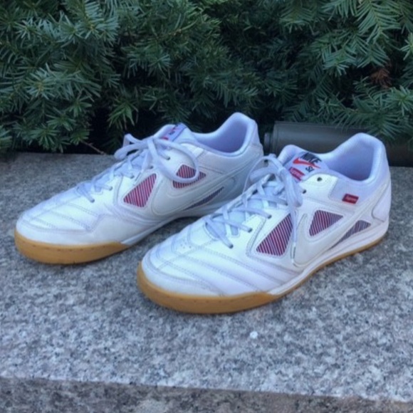 nike x supreme gato sb